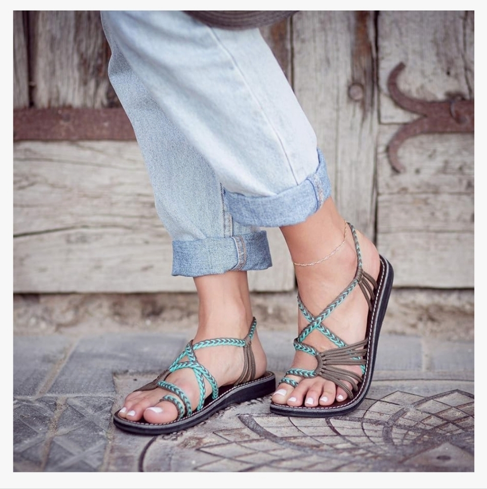 Plaka Women's Sandals